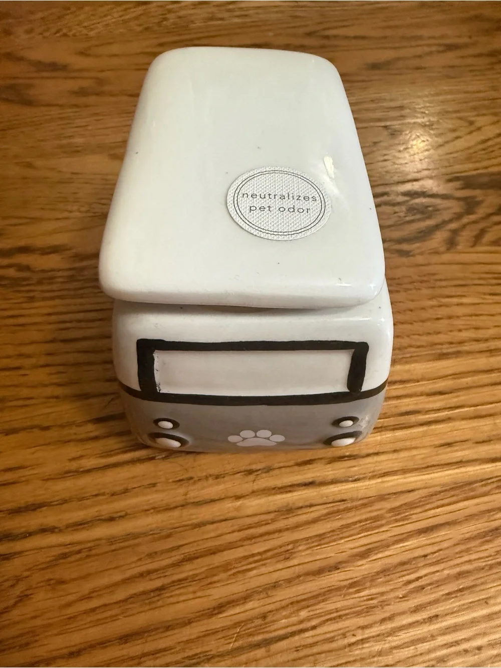 Sand+Paws White Ceramic Camper pineapple coconut candle NWT